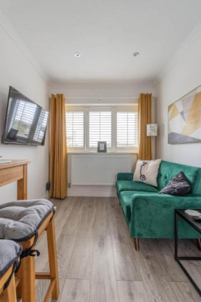 Stylish one bedroom garden suite